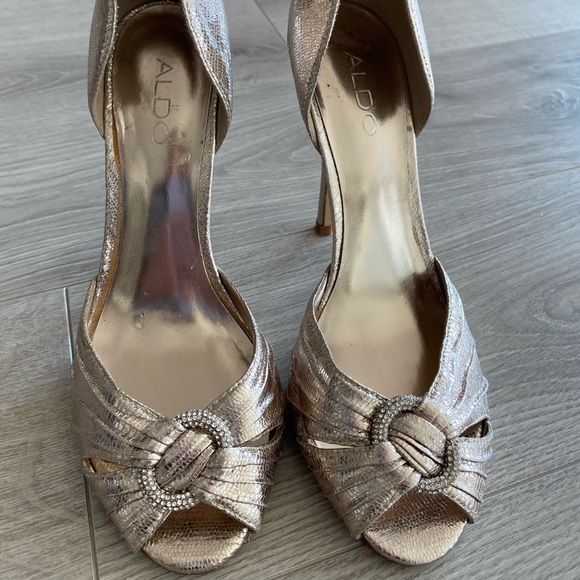 Heels - Picture 2 of 2